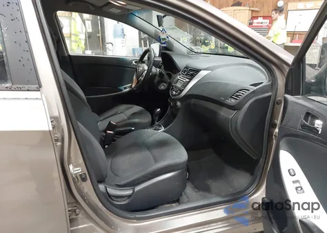 2013 Hyundai Accent Se z USA, uszkodzony, nr VIN KMHCU5AE1DU061795